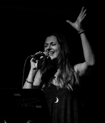 La voz de Ester Andújar en 'Jazz Bajo las estrellas' de Palasiet