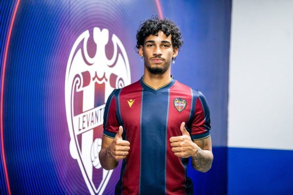 El Levante hace oficial el fichaje de Fabricio Dos Santos y su cesión al Castellón