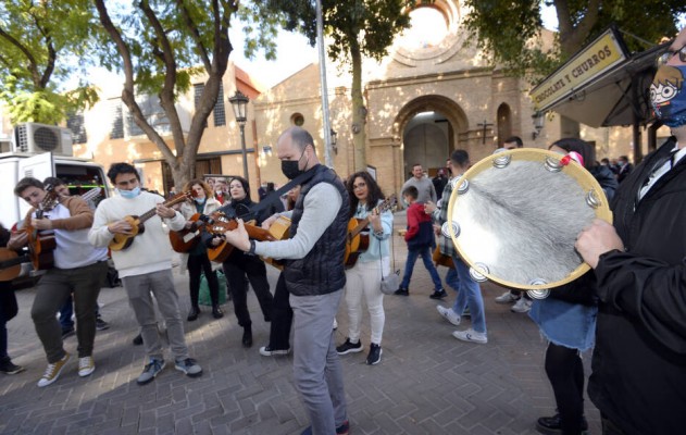 Grupos de folk y troveros, molestos por la ausencia de músicas tradicionales en la Feria de Murcia

