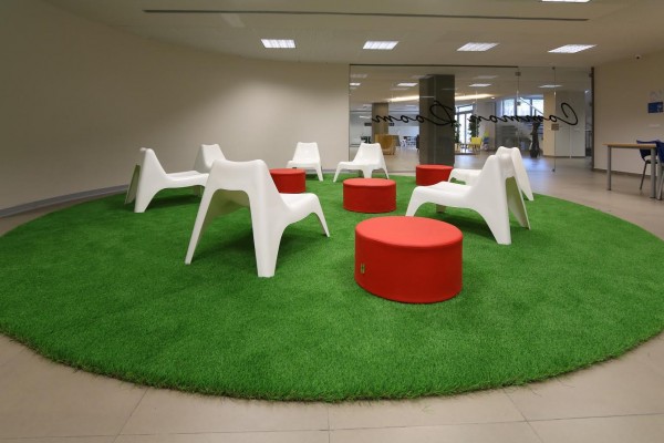 Arquitectura  Multisensorial en Caxton College

