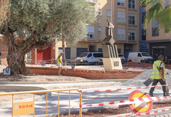 Onda avanza en la remodelación de la Plaza Corts Valencianes y suma una nueva zona infantil