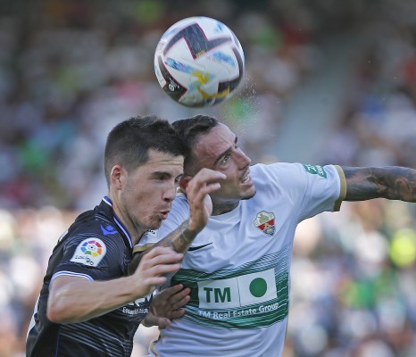 La Real Sociedad se lleva el balón y los puntos