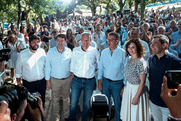Feijóo reta a Sánchez a un debate en el Senado y le acusa de 