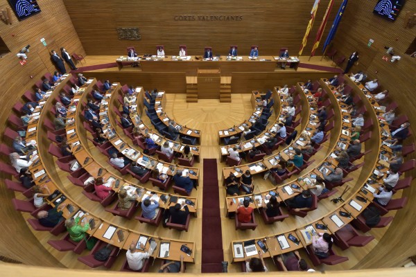 Los partidos buscan reformar el Reglamento de les Corts... por encima de sus posibilidades