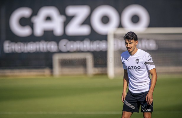 El Valencia CF inscribe a Almeida en LaLiga y podrá estar ante el Atlético de Madrid