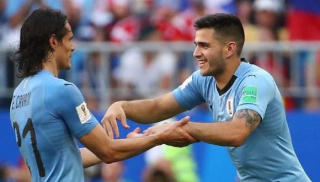 El Valencia quiere a Cavani pero la espera no es eterna