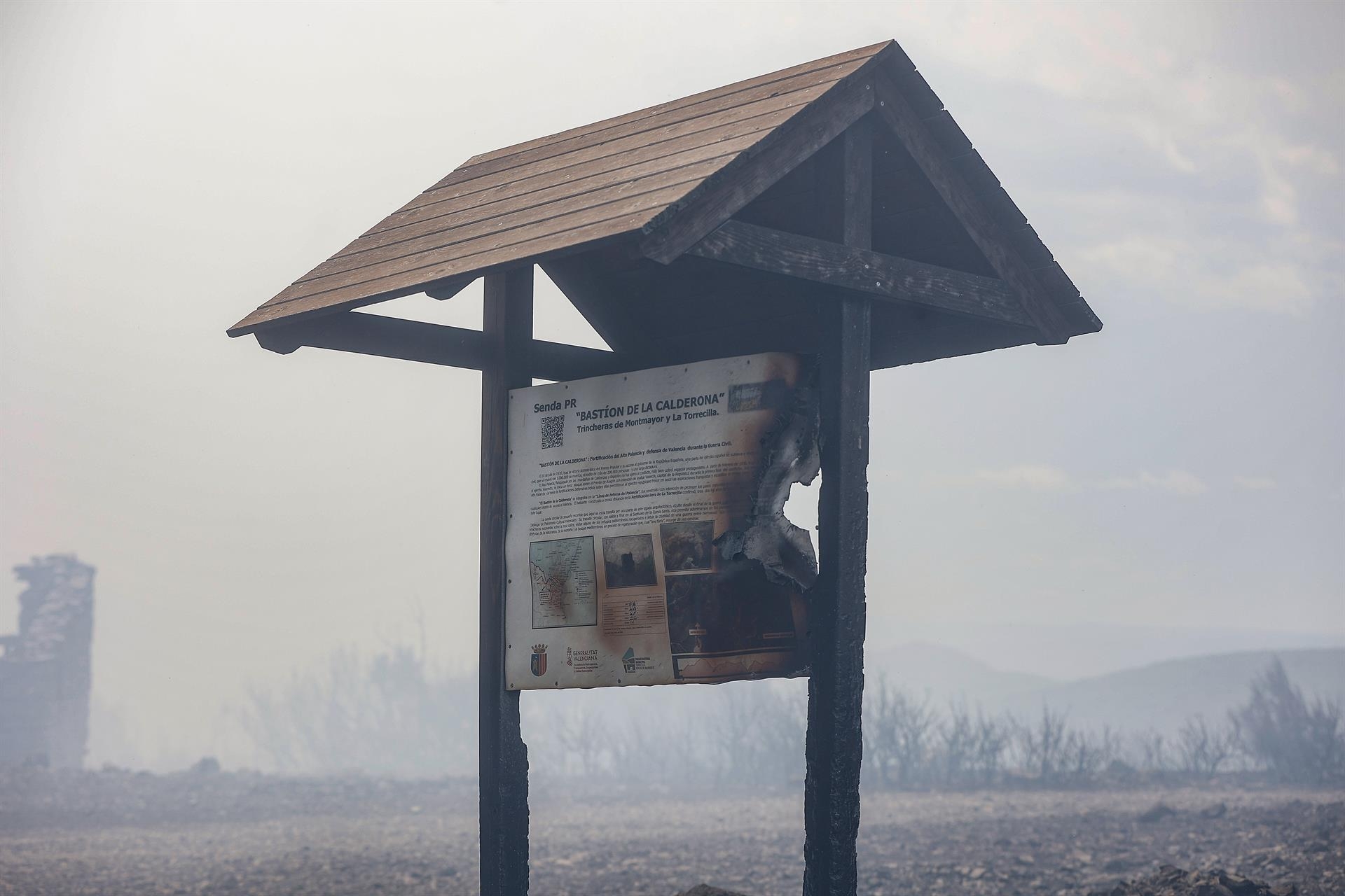 El fuego bate un nuevo récord y arrasa en España 247.667 hectáreas en 51 grandes incendios