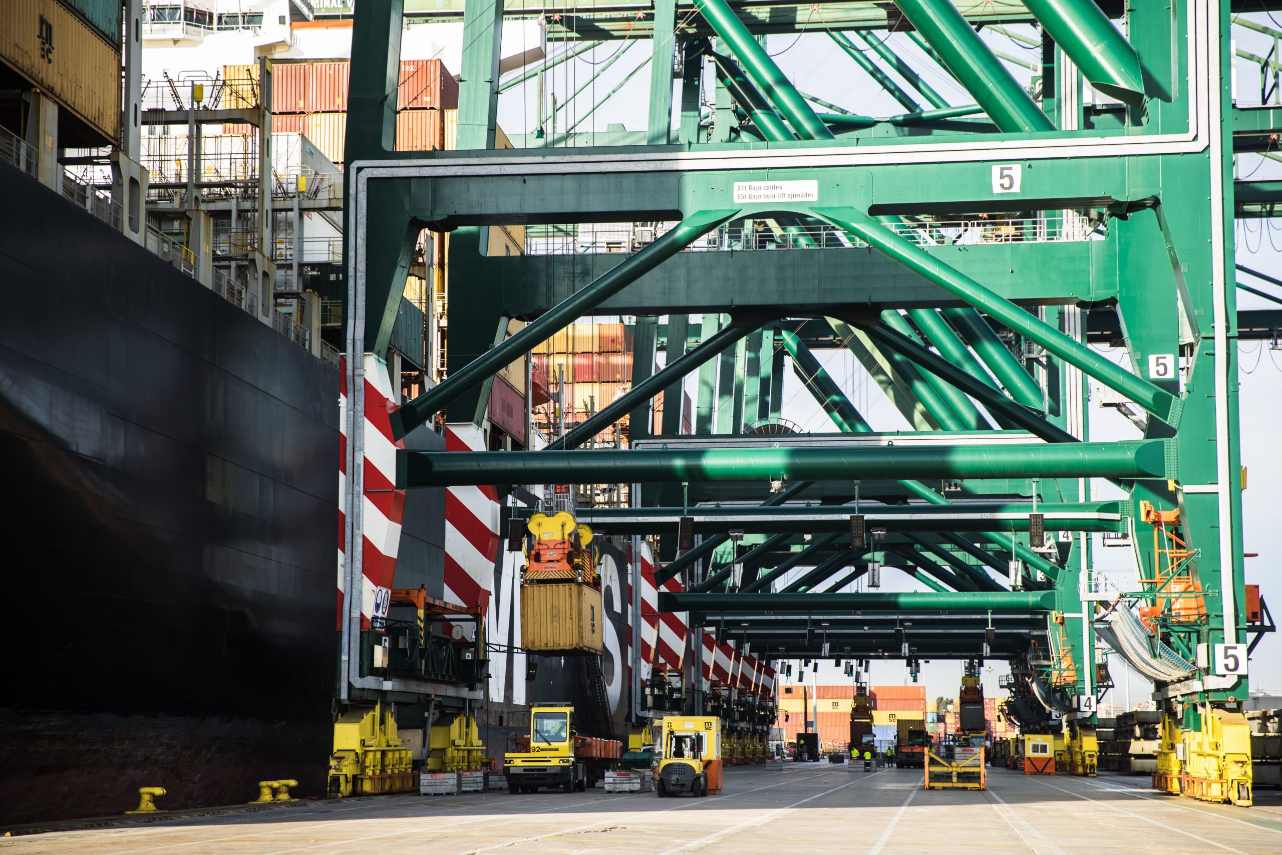 MSC ingresa 9,8 millones del seguro por el accidente en su terminal del Puerto de València