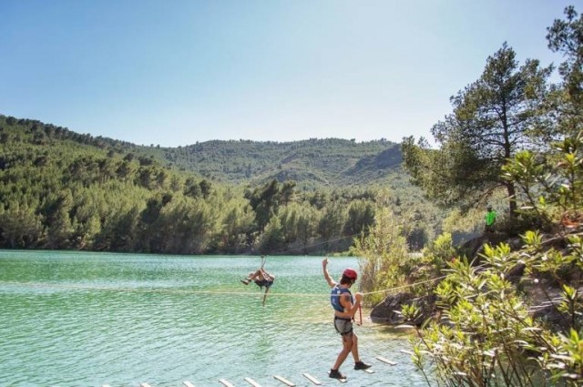 Más del 75% de las empresas de turismo activo de la Comunitat, afectadas por el cierre de los parques naturales
