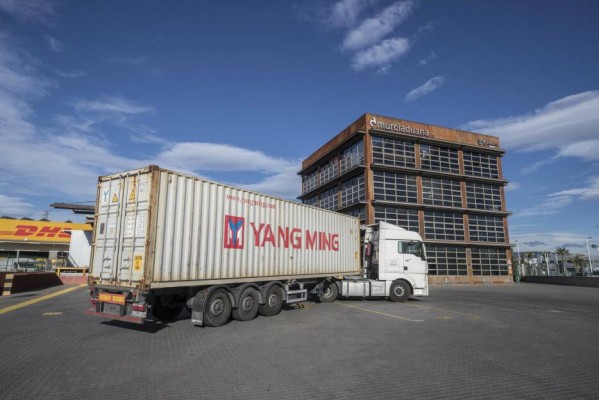 Los transportistas murcianos, decepcionados con la ayuda del Gobierno: 