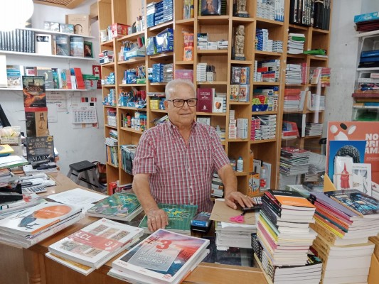 Las librerías de 'toda la vida' de Murcia luchan por no desaparecer: 