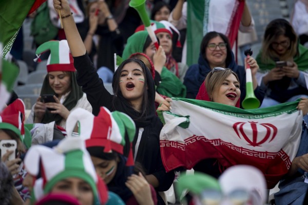 Irán permitirá a las mujeres asistir a un partido de la liga de fútbol nacional cuatro décadas después