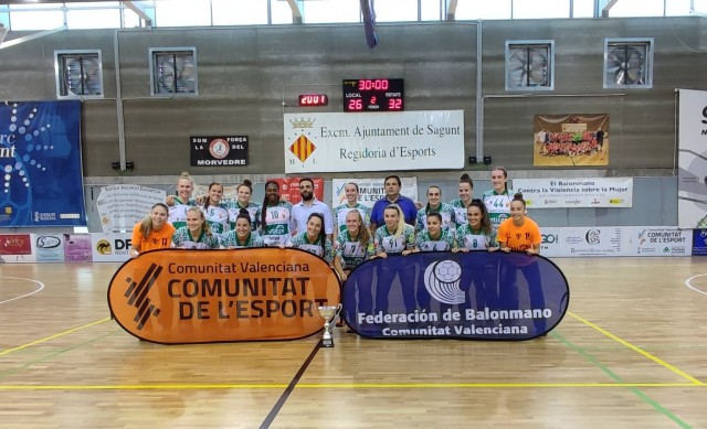 El Balonmano Elche revalida el título de campeón de la Copa Comunitat