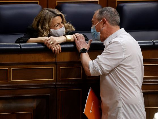 Yolanda Díaz y Joan Baldoví, en el Congreso. Foto: EFE - 