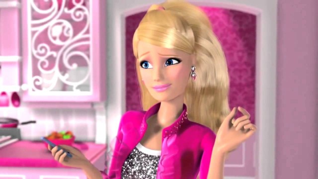 Barbie quiere escalar y Madelman cocinar en una campaña contra el sexismo