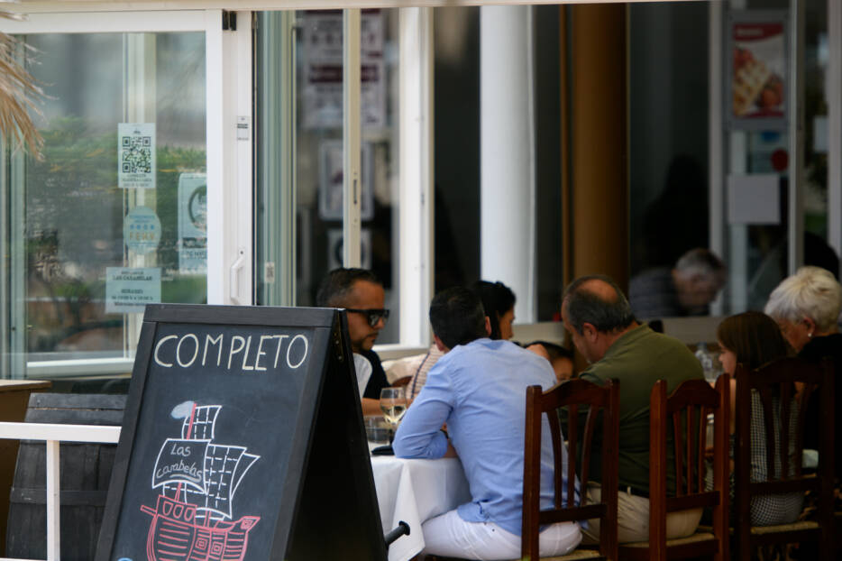 Las pernoctaciones hoteleras se duplican en julio hasta los 42,3 millones y los precios suben un 16,4%