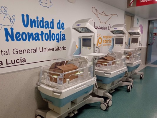 El Hospital Santa Lucía de Cartagena estrena 13 modernas incubadoras que reproducen audios de los padres 