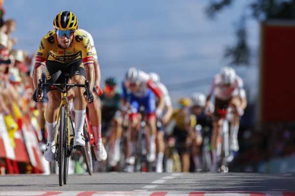 Roglic se destapa en Laguardia