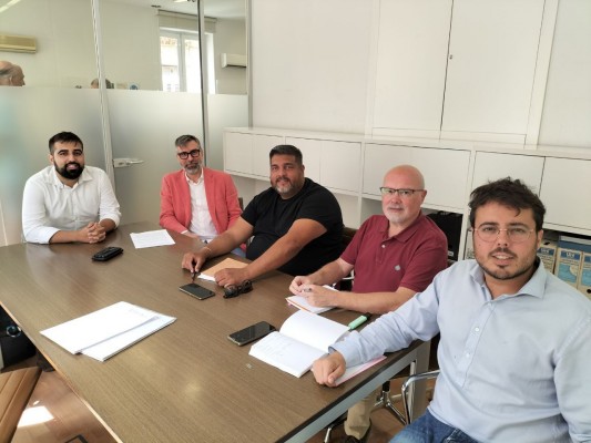 Vivienda y los vecinos analizan la situación del grupo Miguel Hernández de Alicante
