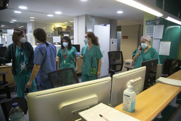 La covid se bate en retirada en la Región: los ingresos caen un 63,5% en cinco días