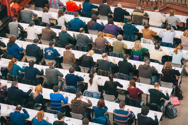 Las últimas convocatorias de la Diputación apenas han captado el interés de los opositores. FOTO: KIKE TABERNER - 