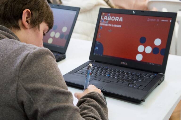 Casi 380 personas desempleadas de más de 30 años trabajarán en entidades locales de Castellón
