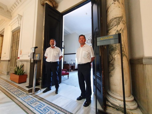 Los nuevos uniformes del personal municipal de València serán respetuosos con el medio ambiente
