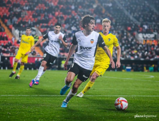 Se calienta la llegada de Bryan Gil