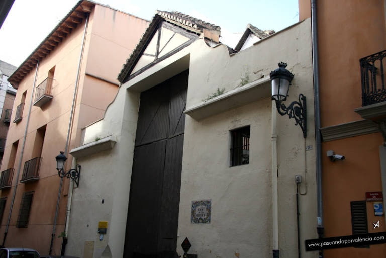 Pinturas halladas en la Casa de las Rocas cuestionan austeridad del edificio