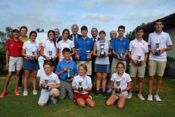 La castellonense Isabel Más se proclama campeona de España S16 de Pitch&Putt