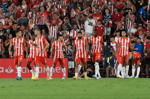El vestuario del Almería advierte sobre el Elche