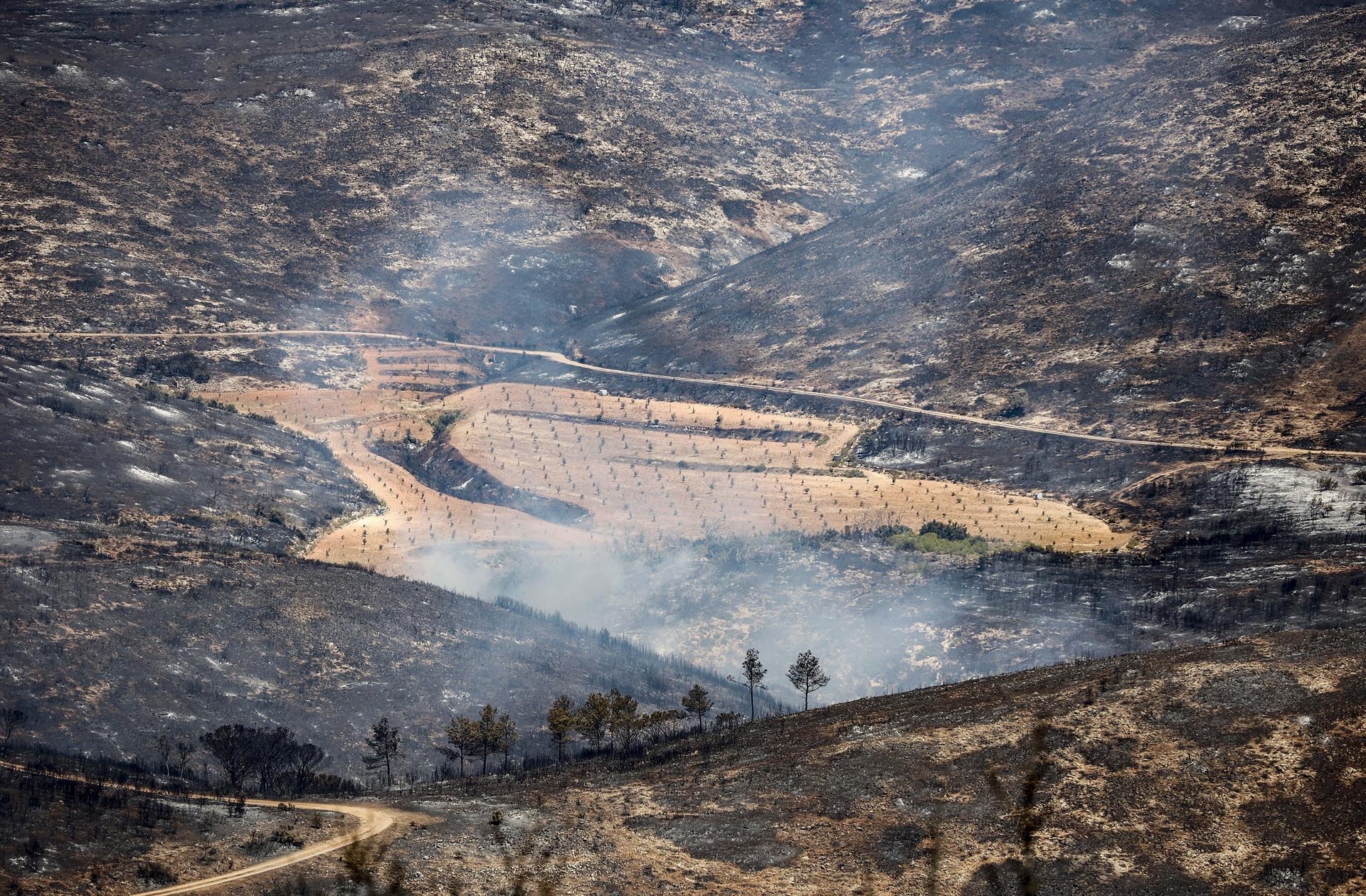 Los pueblos afectados por el incendio de Bejís continuarán desalojados hasta el sábado