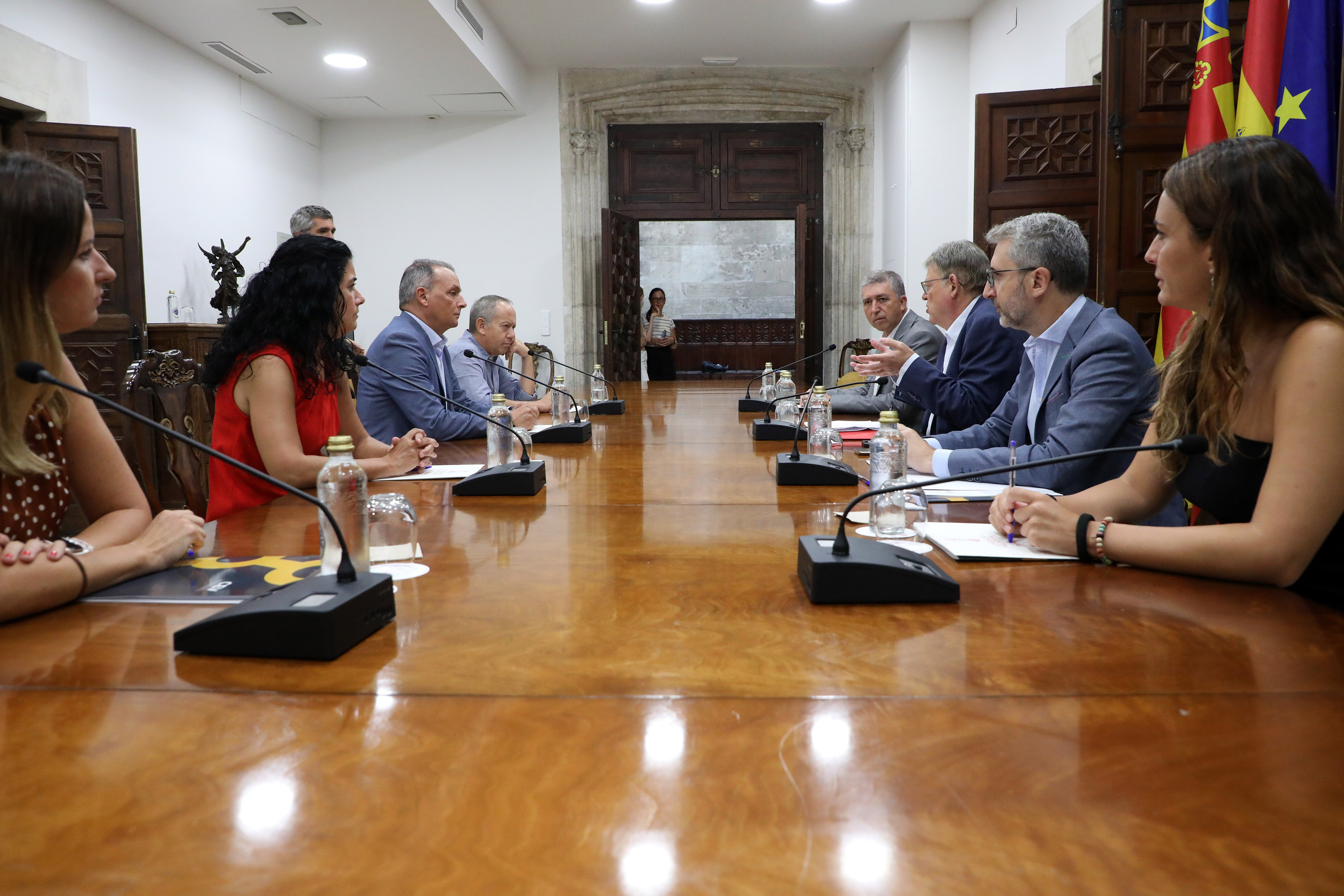 La Generalitat dará ayudas financieras a comercio y hostelería para el plan de ahorro energético