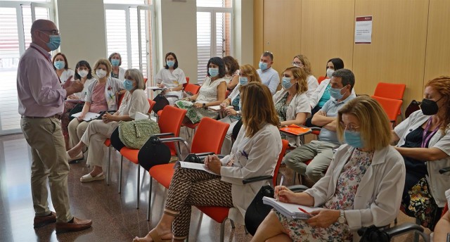 Los servicios sociales llegan al SMS: 15 trabajadores atenderán a los pacientes vulnerables de Murcia