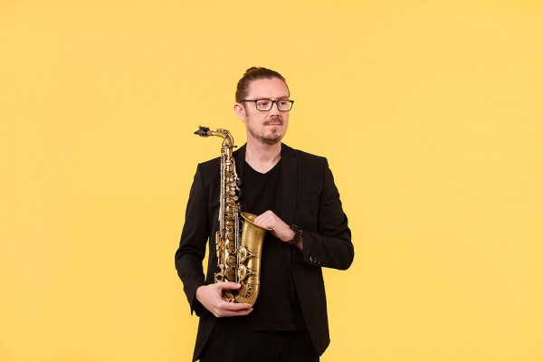 El saxo de Simon Taylor, protagonista en 'Jazz Bajo las estrellas' de Palasiet
