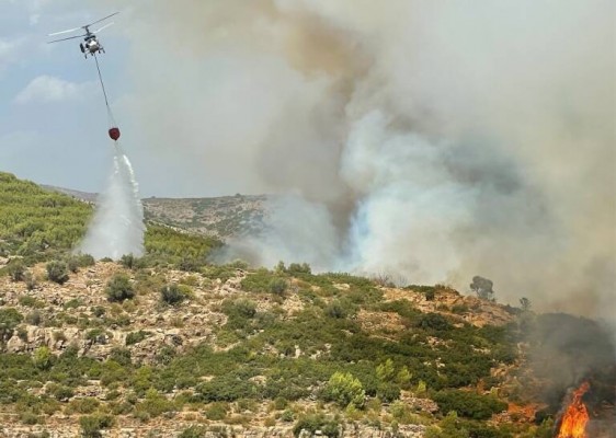 Dan por extinguido el incendio de Les Useres tras quemar unas 800 hectáreas
