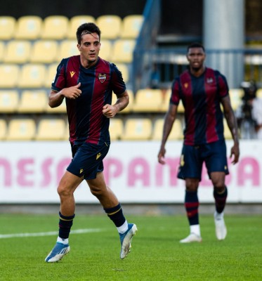 Álex Blesa se marcha cedido a la Cultural Leonesa