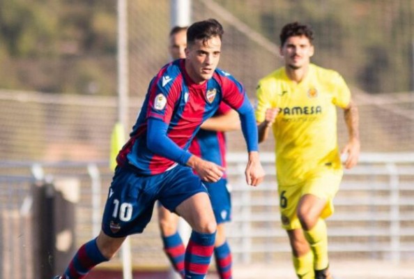 Blesa cerca de la Cultural Leonesa