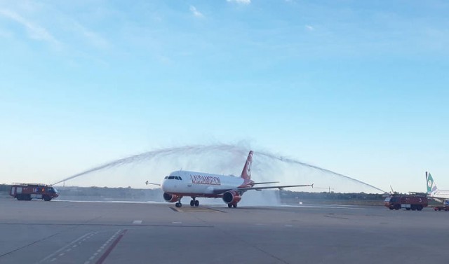 ¿Qué derechos tienen los viajeros si se cancela o se retrasa un vuelo?
