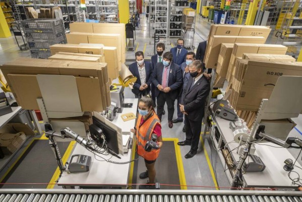 Amazon abre las puertas de su macrocentro de Corvera: busca personal para hacer visitas guiadas