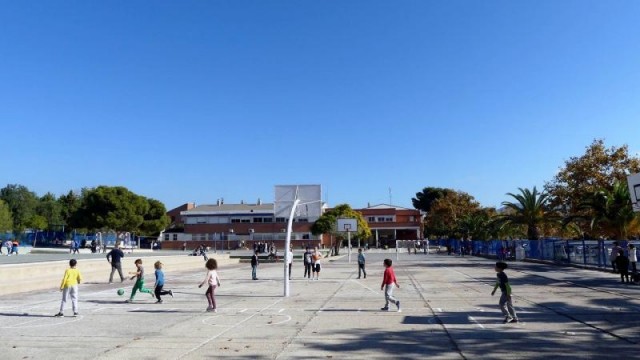 Cs propone dotar de áreas de sombra los colegios de Benidorm y los juegos infantiles de parques municipales

