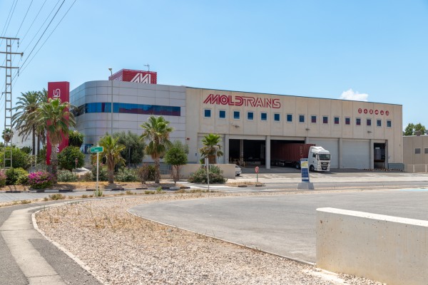 Moldtrans se queda la antigua nave de Expert para ganar capacidad logística en Alicante