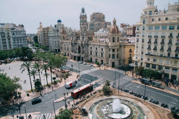 Más de 23.000 personas visitan desde julio el balcón consistorial de València
