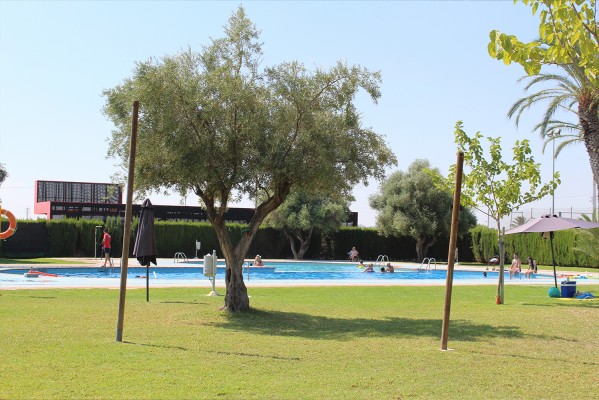 Novelda encarga el proyecto para la mejora integral de las piscinas municipales