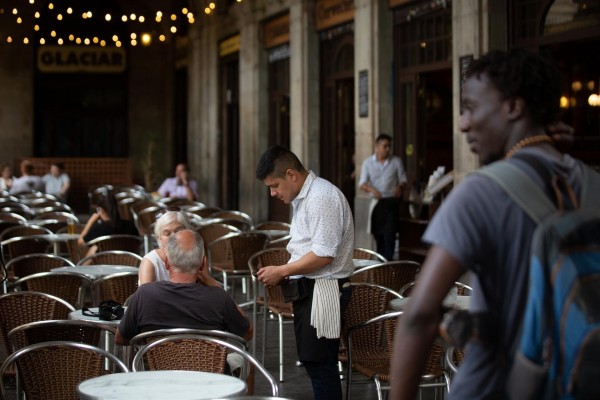 La Seguridad Social pierde 11.400 afiliados extranjeros en julio tras cinco meses de alzas
