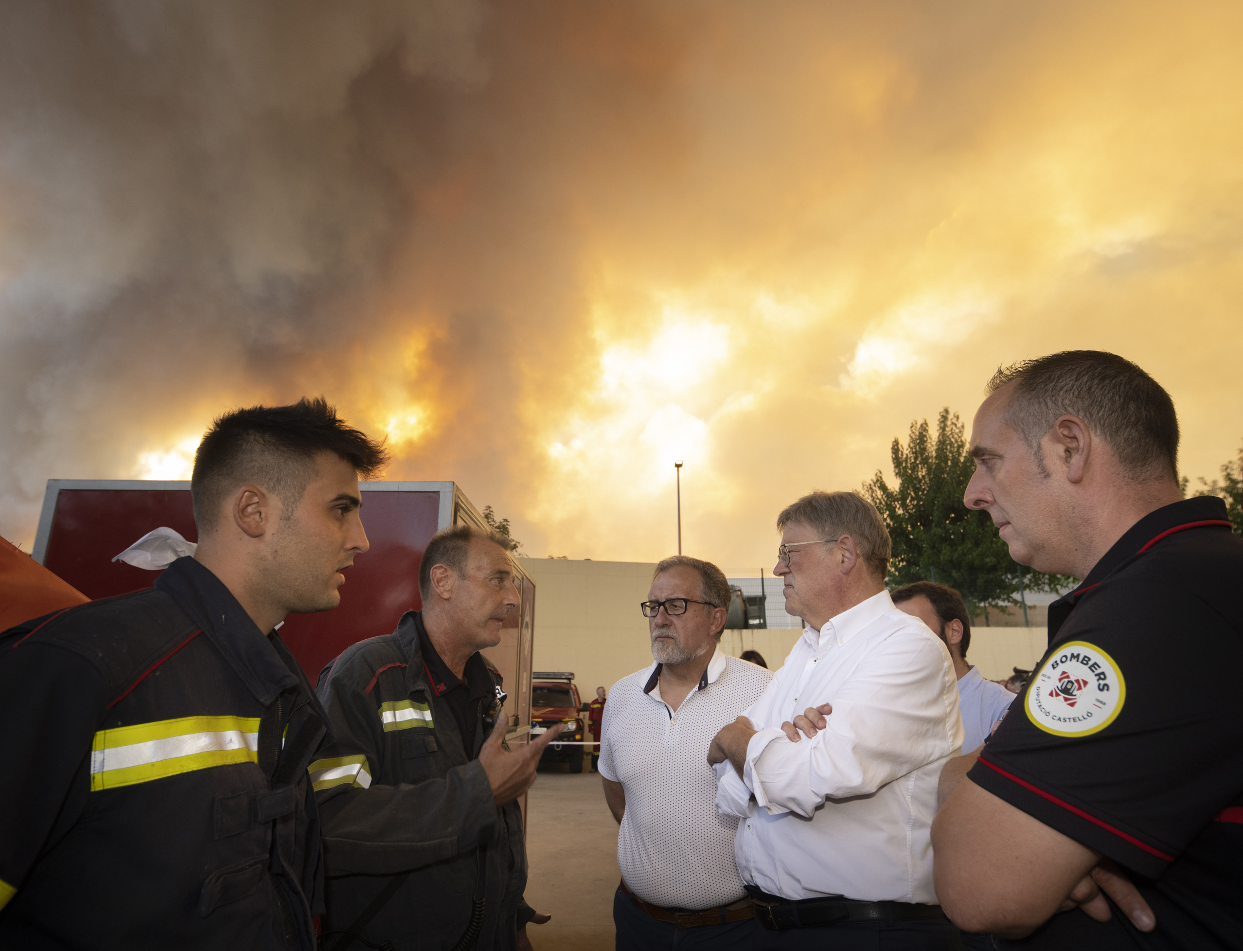 Comienza a llover la zona del incendio de Bejís y se registran algunos rayos
