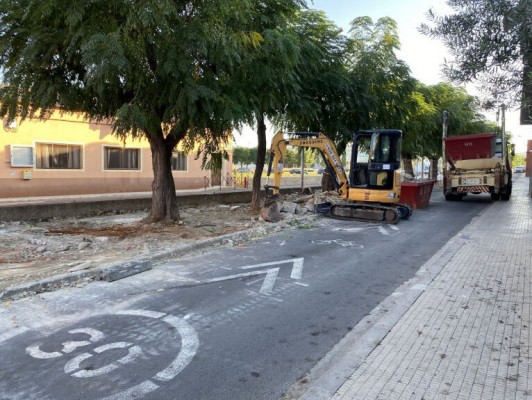 El Ayuntamiento de Carcaixent rescinde el contrato con la empresa de las obras de la plaza de la Vieta
