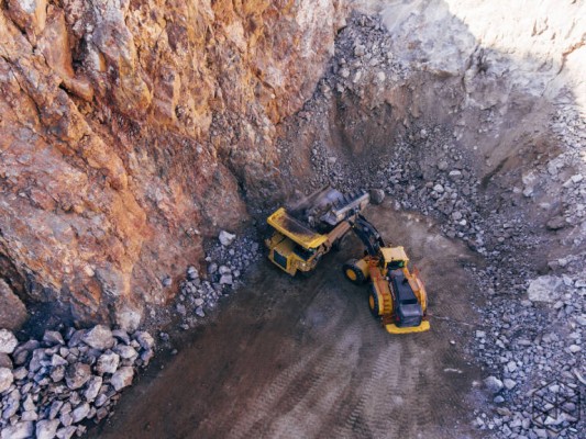 Simetría cierra el círculo con el plan de asfaltado de Castelló: formaliza ahora el suministro de material
