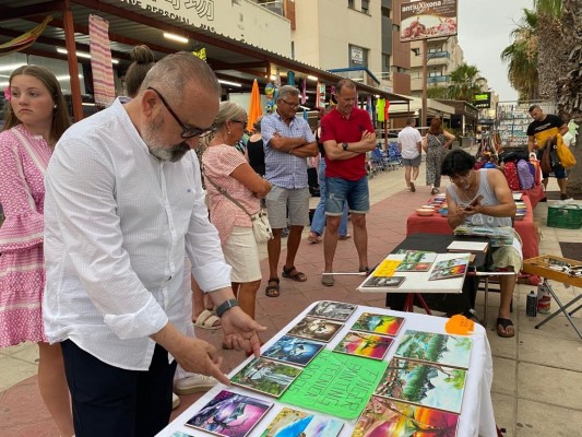 Dos meses de la regularización del mercado de Aguamarina: más seguridad y manteros de alta