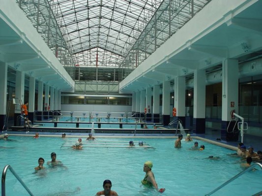 Se reabren en septiembre las piscinas de Abastos y Ayora, sin uso desde marzo